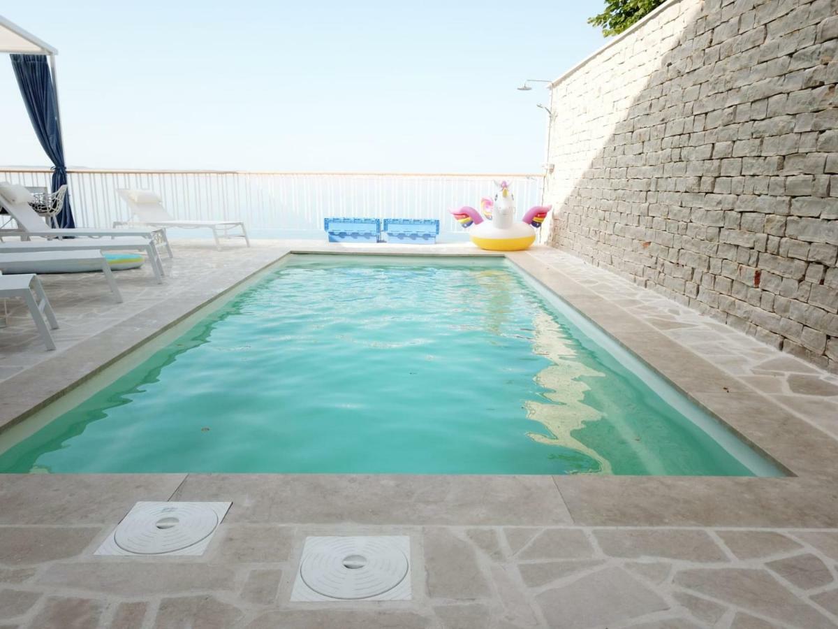 Villa Beline Direct Aan Zee, Verwarmd Zwembad En Sauna Трибань-Крушица Екстер'єр фото