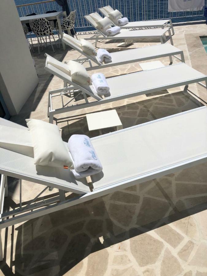 Villa Beline Direct Aan Zee, Verwarmd Zwembad En Sauna Трибань-Крушица Екстер'єр фото