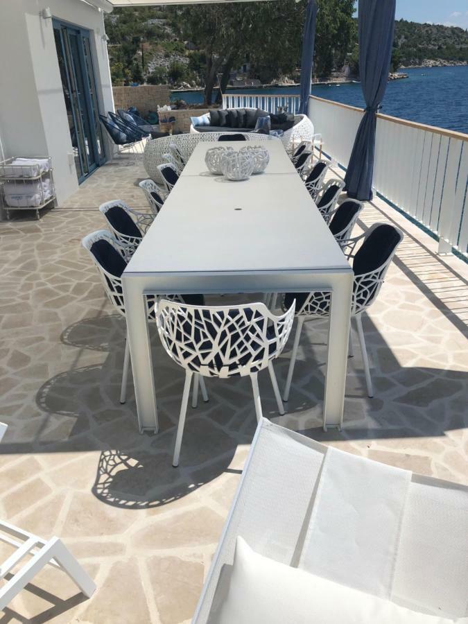 Villa Beline Direct Aan Zee, Verwarmd Zwembad En Sauna Трибань-Крушица Екстер'єр фото