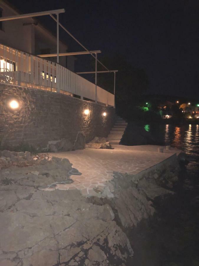 Villa Beline Direct Aan Zee, Verwarmd Zwembad En Sauna Трибань-Крушица Екстер'єр фото