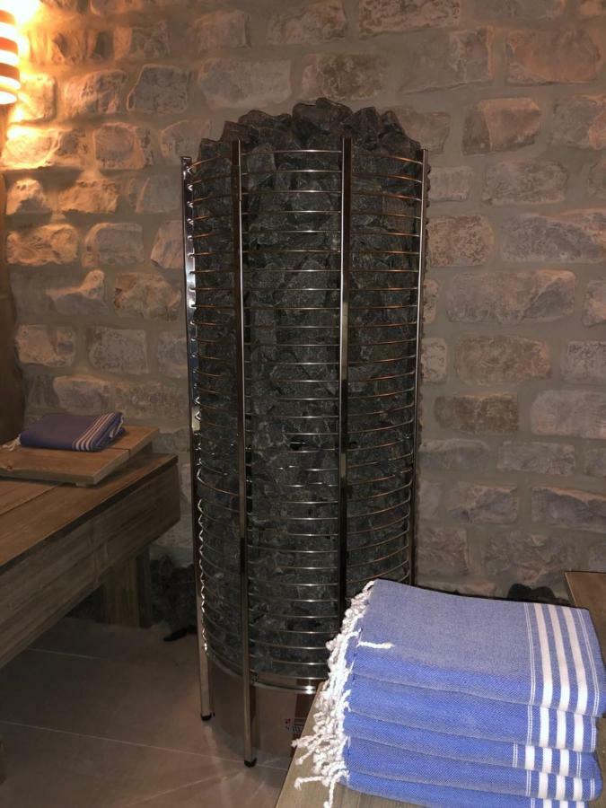 Villa Beline Direct Aan Zee, Verwarmd Zwembad En Sauna Трибань-Крушица Екстер'єр фото