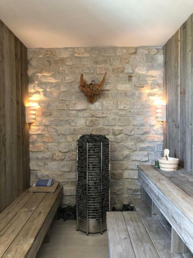 Villa Beline Direct Aan Zee, Verwarmd Zwembad En Sauna Трибань-Крушица Екстер'єр фото